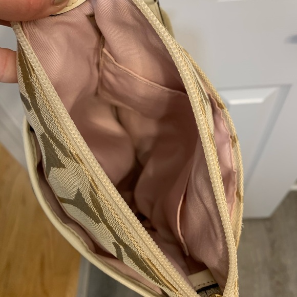 Coach Cream Coloured Cross Body Canvas Bag - Picture 5 of 5